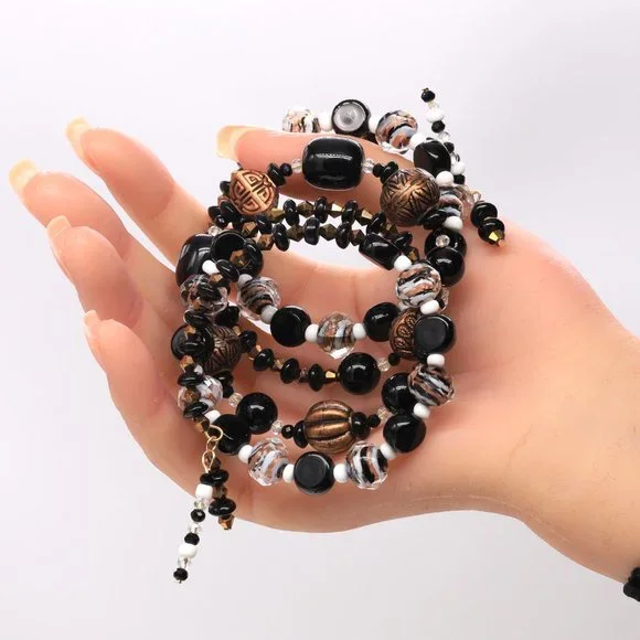 Beautiful black Pearl bracelet with copper, black and white color accents. - Picture 5 of 5
